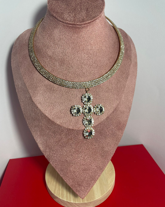 Collana Rigida con Croce Decorata