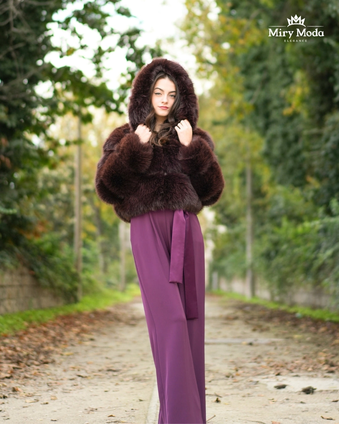 Pelliccia Ecologica con Cappuccio