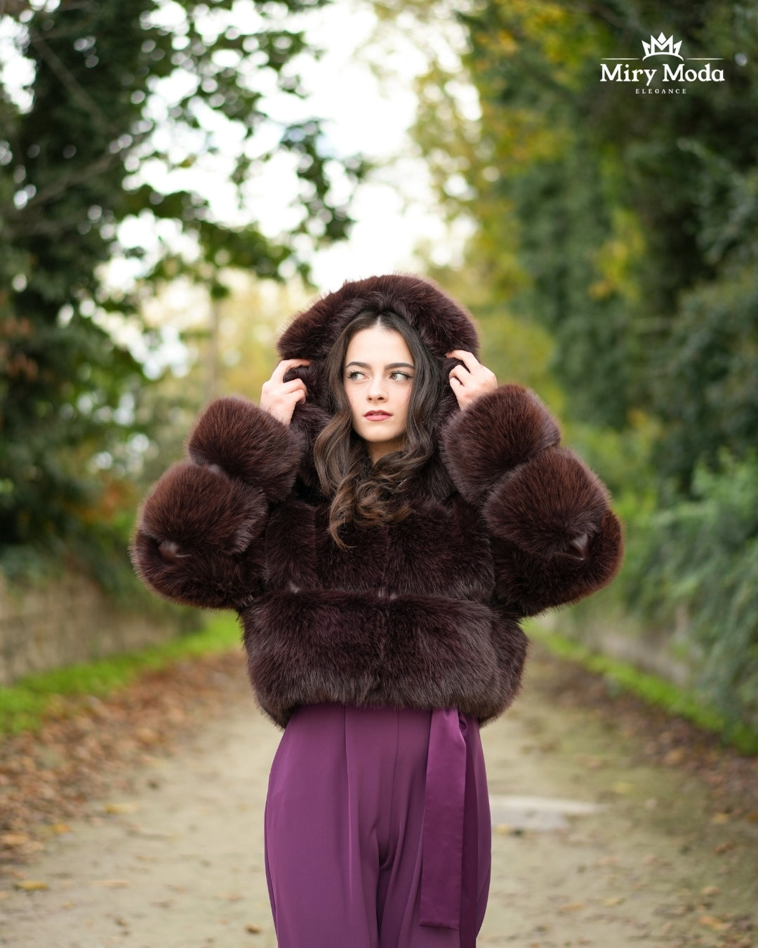 Pelliccia Ecologica con Cappuccio