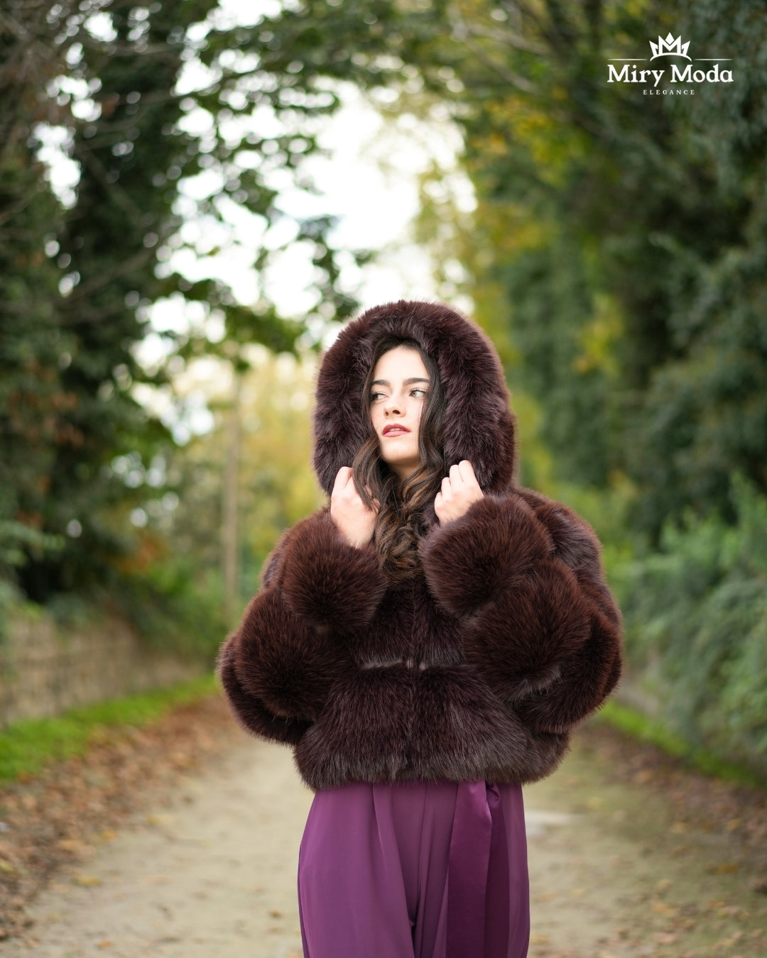 Pelliccia Ecologica con Cappuccio