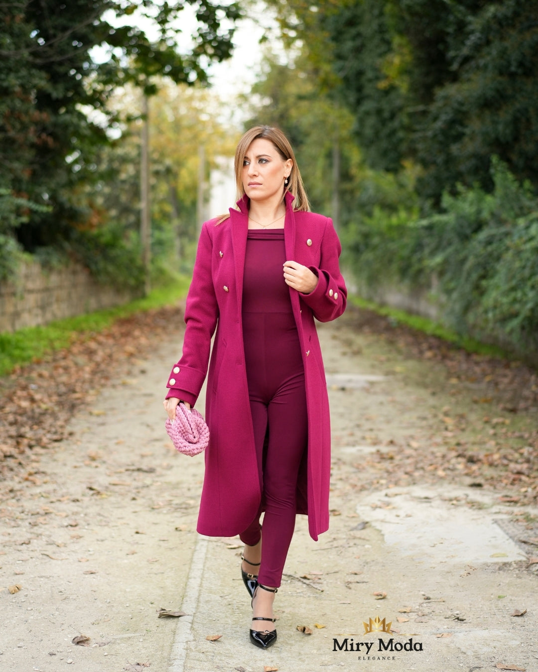Cappotto Lungo con Bottoni Dorati