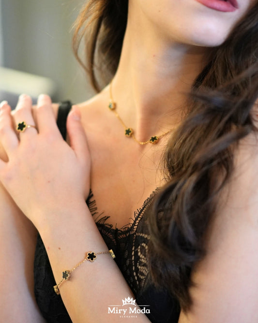 Bracciale Tennis Silver con Strass Crystal 4mm
Un accessorio essenziale e regolabile per aggiungere un tocco di brillantezza. Prezzo: 18,90€