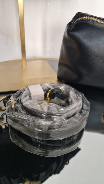 Borsa camoscio con frange.